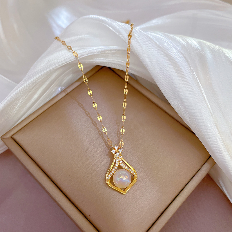 Collana da donna elegante con  - Pearl Trim Chain recensione e prezzo